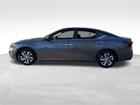 Used 2025 Nissan Altima 2.5 S image 4