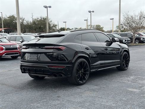 Used 2022 Lamborghini Urus image 6