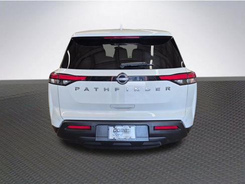 Used 2022 Nissan Pathfinder S FWD image 6