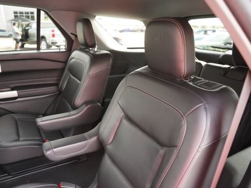 Used 2023 Ford Explorer XLT w/ Equipment Group 202A image 13