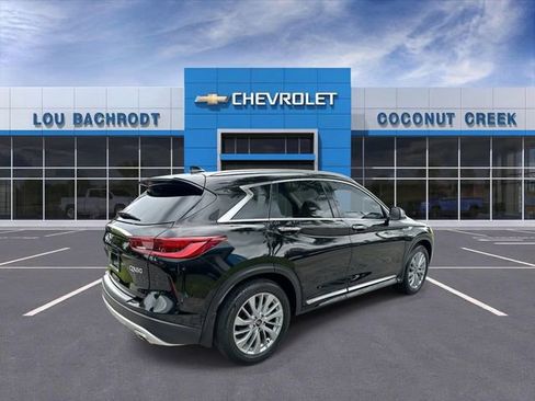 Used 2023 INFINITI QX50 Luxe w/ Accent Package FWD image 8
