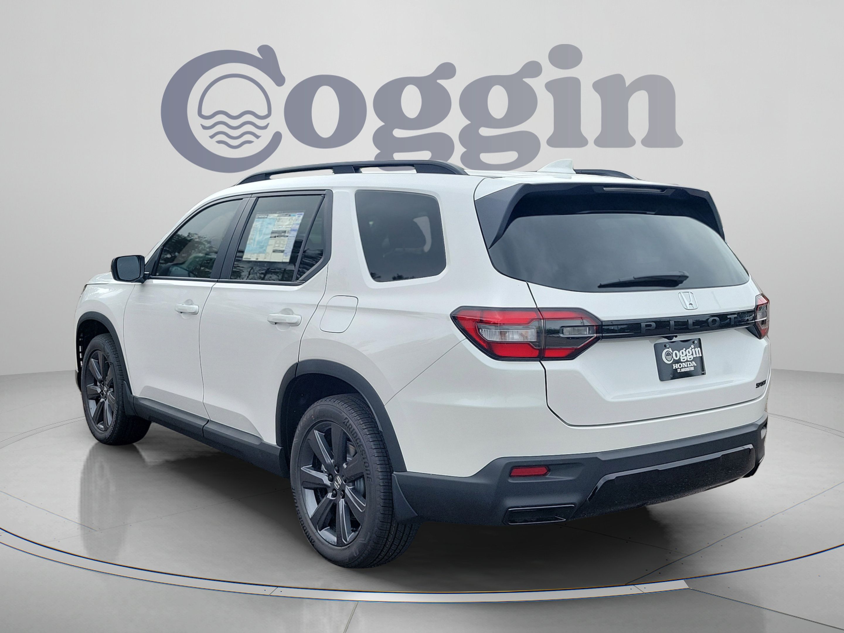 New 2026 Honda Pilot Sport image 3
