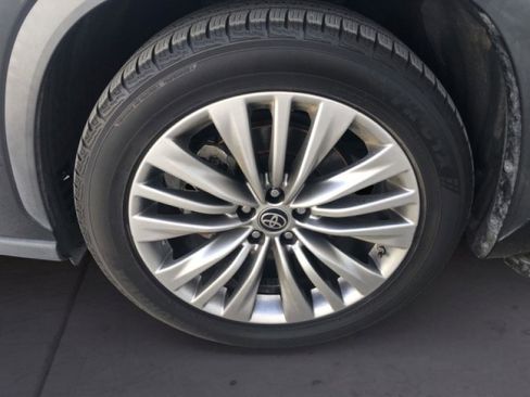 Used 2022 Toyota Highlander Platinum image 14