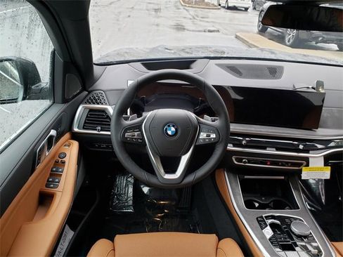 New 2026 BMW X5 xDrive50e w/ Premium Package image 14