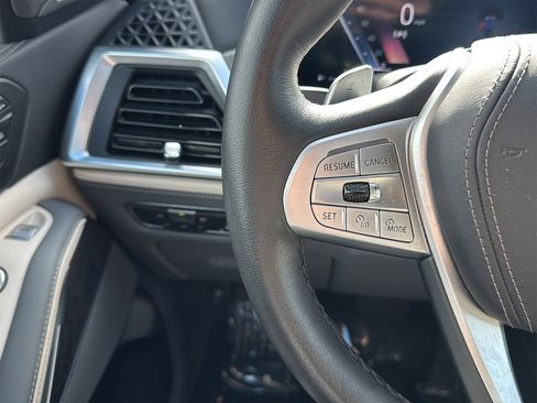 Used 2023 BMW X7 xDrive40i w/ Executive Package image 18
