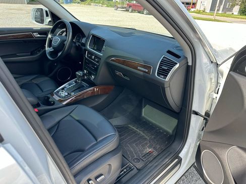 Used 2017 Audi Q5 2.0T Premium Plus w/ Technology Package AWD/4WD image 12