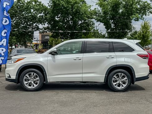 Used 2015 Toyota Highlander Plus AWD/4WD image 7