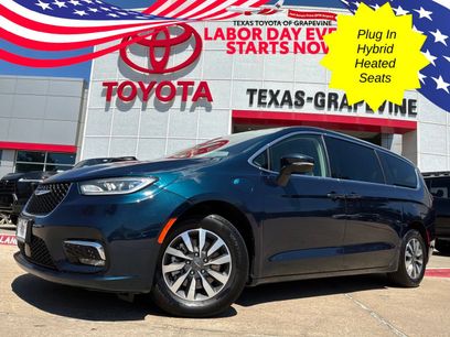 Used 2023 Chrysler Pacifica Touring-L