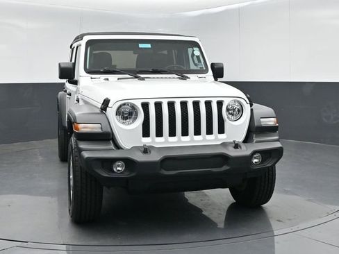 Used 2022 Jeep Wrangler Unlimited Sport AWD/4WD image 3