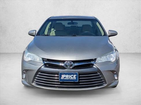 Used 2015 Toyota Camry LE FWD image 2