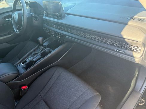 Used 2023 Honda Accord LX image 31