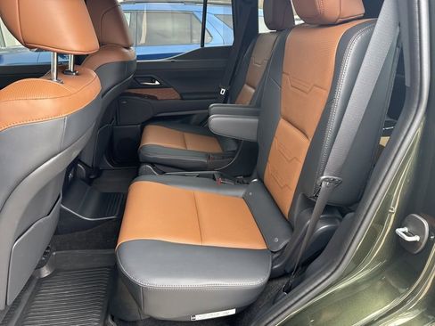 Used 2025 Lexus GX 550 image 10