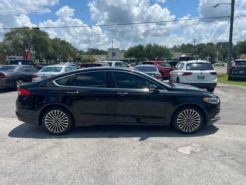 Used 2017 Ford Fusion SE w/ Fusion SE Technology Package FWD image 8