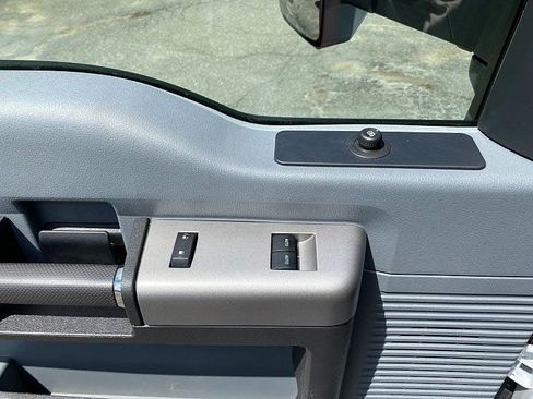 Used 2026 Ford F650 2WD Regular Cab Super Duty image 39