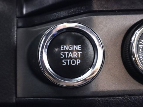 Used 2021 Toyota Tacoma TRD Off-Road image 21