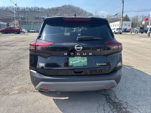 Used 2023 Nissan Rogue SV image 4