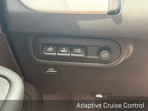 Used 2023 GMC Terrain SLT w/ Tech Package FWD image 41