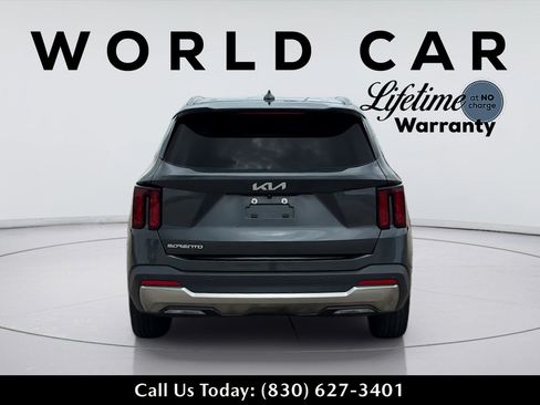 Used 2024 Kia Sorento S FWD image 6
