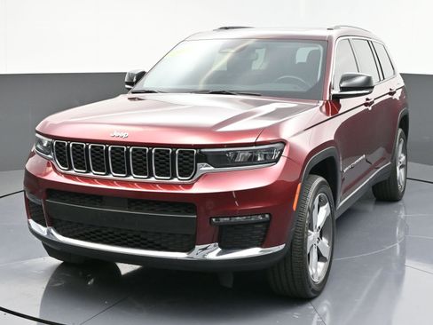 Used 2022 Jeep Grand Cherokee L Limited image 3