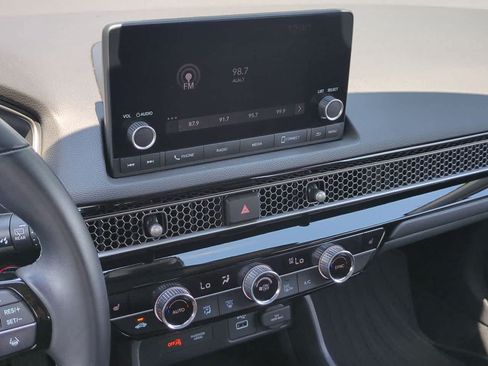 Used 2024 Honda Civic EX-L image 28
