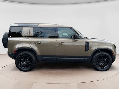 Used 2023 Land Rover Defender 110 S AWD/4WD image 6