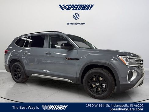 New 2026 Volkswagen Atlas Peak Edition AWD/4WD image 1