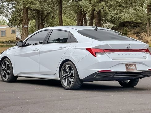 Used 2023 Hyundai Elantra Limited FWD image 6