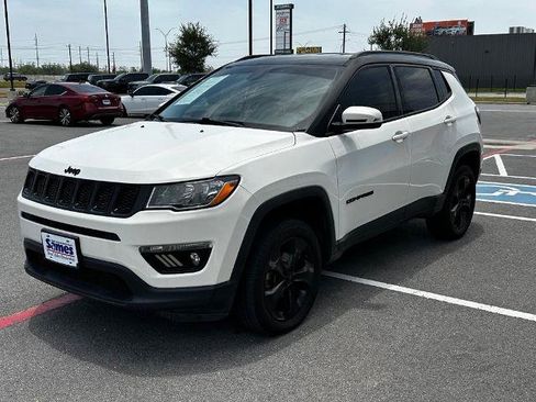 Used 2020 Jeep Compass Latitude FWD image 5
