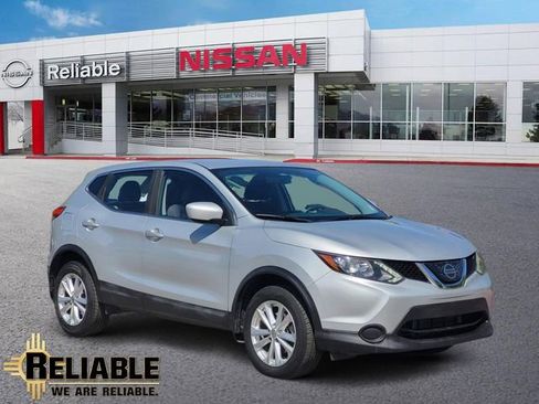 Used 2018 Nissan Rogue Sport S w/ S Appearance Package FWD image 1