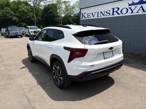Used 2024 Chevrolet Trax RS image 8