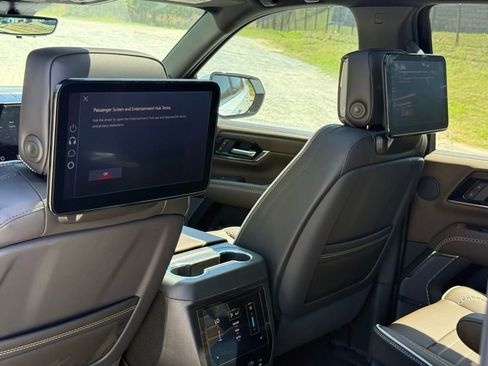 New 2026 GMC Yukon XL Denali Ultimate w/ LPO, Illumination Package AWD/4WD image 24