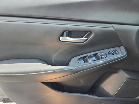 Certified 2024 Nissan Sentra SV FWD image 32