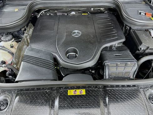 Certified 2025 Mercedes-Benz GLS 450 4MATIC image 36