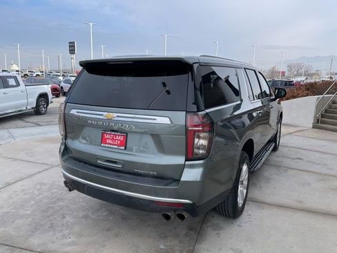 Used 2023 Chevrolet Suburban Premier image 6