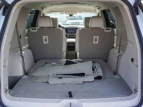 Used 2023 GMC Acadia Denali w/ Denali Technology Package AWD/4WD image 24