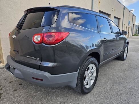 Used 2009 Chevrolet Traverse LT FWD image 9