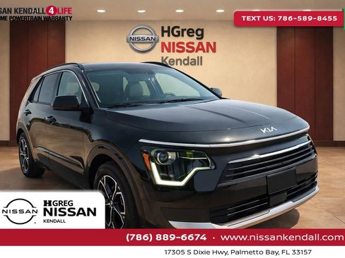 Used 2024 Kia Niro LX FWD image 1