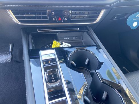 Used 2024 Volkswagen Atlas SEL image 18