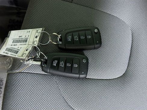 Certified 2024 Hyundai Elantra SE image 31