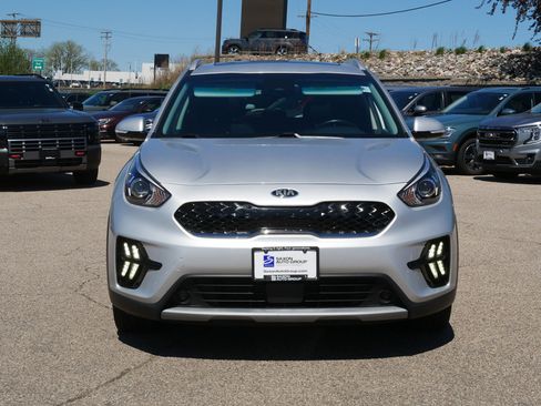 Used 2020 Kia Niro Touring FWD image 3