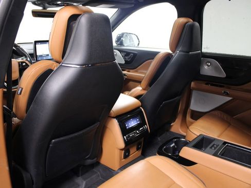Used 2023 Lincoln Aviator Black Label Grand Touring AWD/4WD image 26