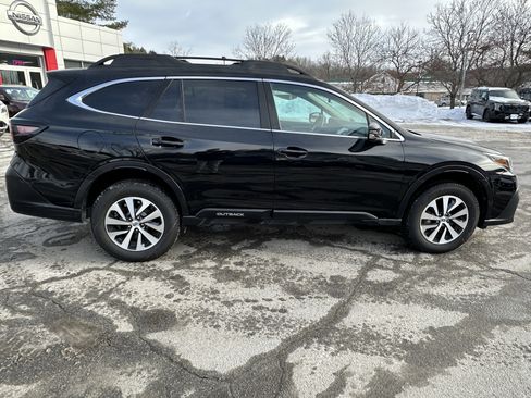 Used 2020 Subaru Outback Premium image 8