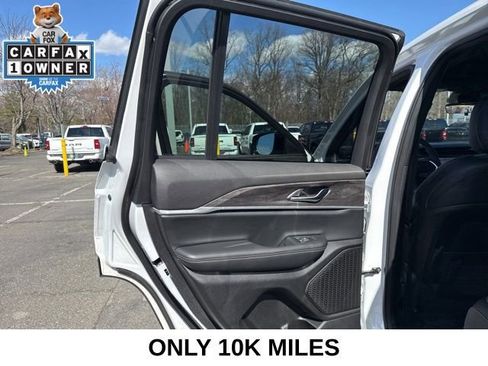 Used 2025 Jeep Grand Cherokee Limited image 35