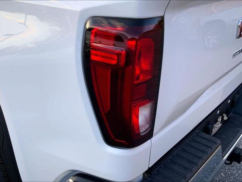 New 2026 GMC Sierra 1500 SLE image 14