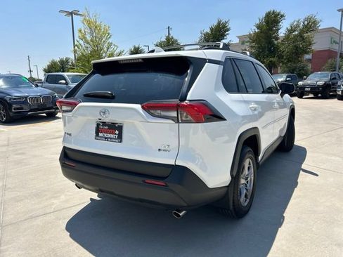 Used 2025 Toyota RAV4 LE AWD/4WD image 4