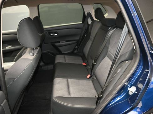 Used 2025 Nissan Rogue SV FWD image 15