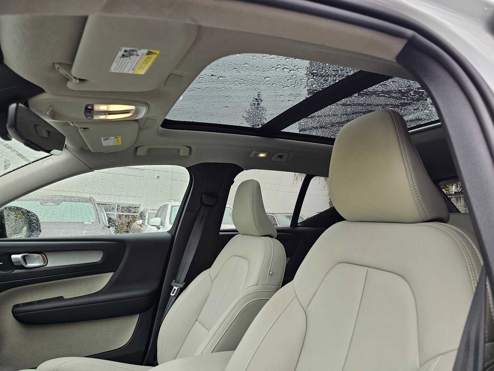 Used 2024 Volvo XC40 B5 Plus w/ Protection Package Premier AWD/4WD image 25