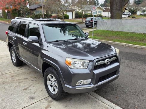 Used 2011 Toyota 4Runner SR5 image 3