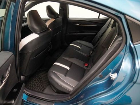 Used 2025 Toyota Camry SE image 16