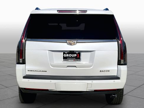 Used 2019 Cadillac Escalade Premium Luxury RWD image 5